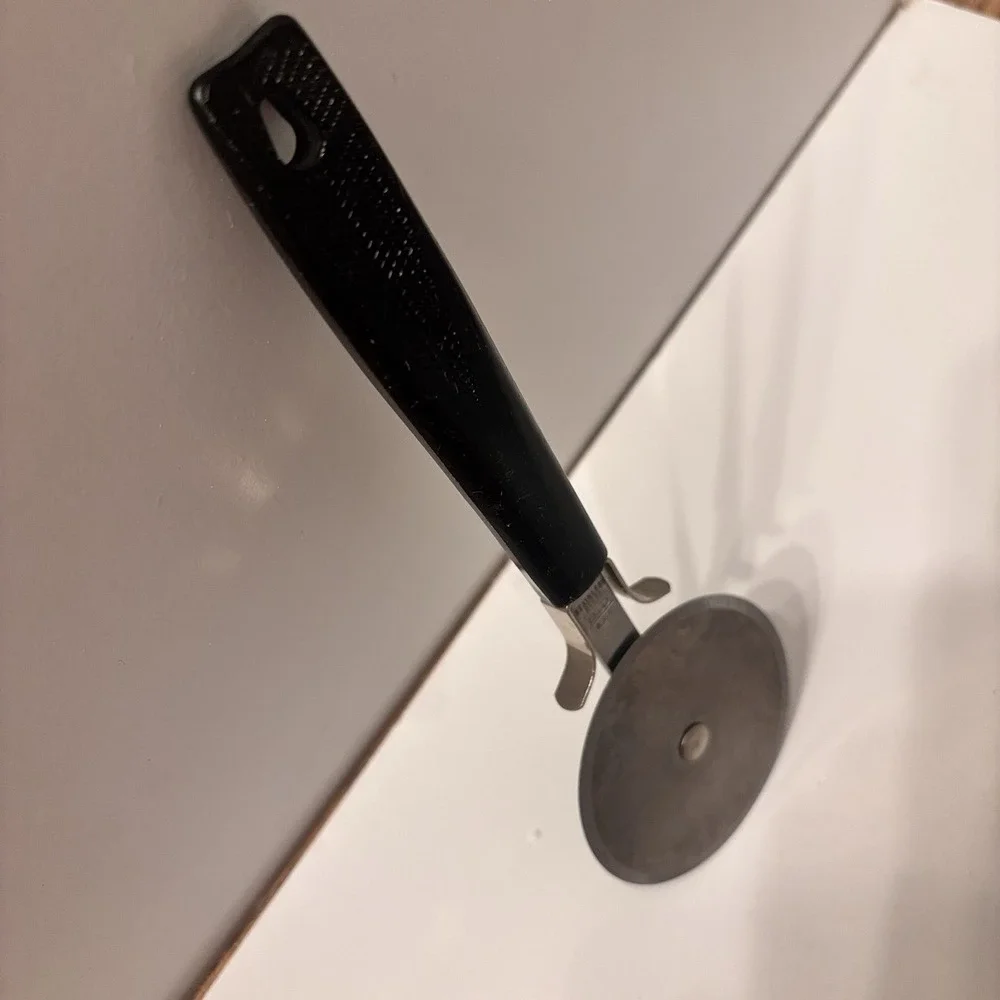 Vintage Ekco Eterna Pizza Cutter Wheel Stainless Steel US Black Handel Pastry 7